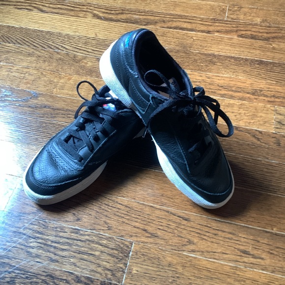 Reebok Classic Black Leather Sneakers - Picture 3 of 6